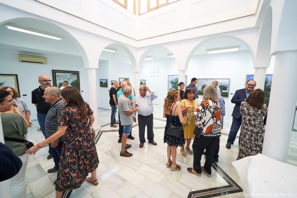 Carlos Ariza, Inauguración de la Exposición "Entre Verdes y Violáceos", Nerja 2025
