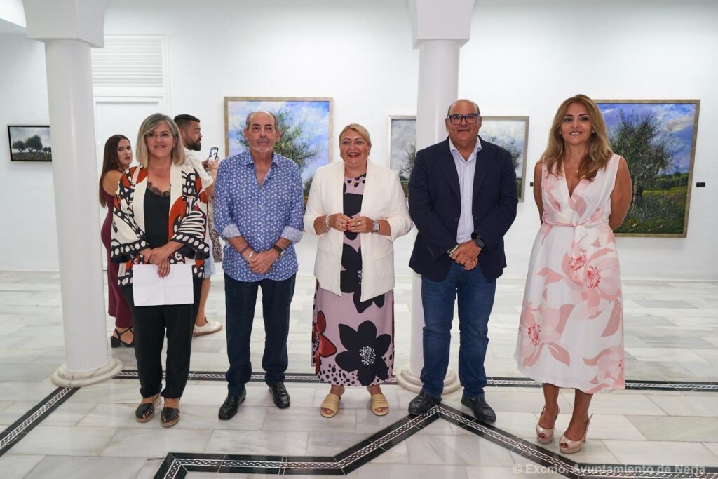 Carlos Ariza, Inauguración de la Exposición "Entre Verdes y Violáceos", Nerja 2025
